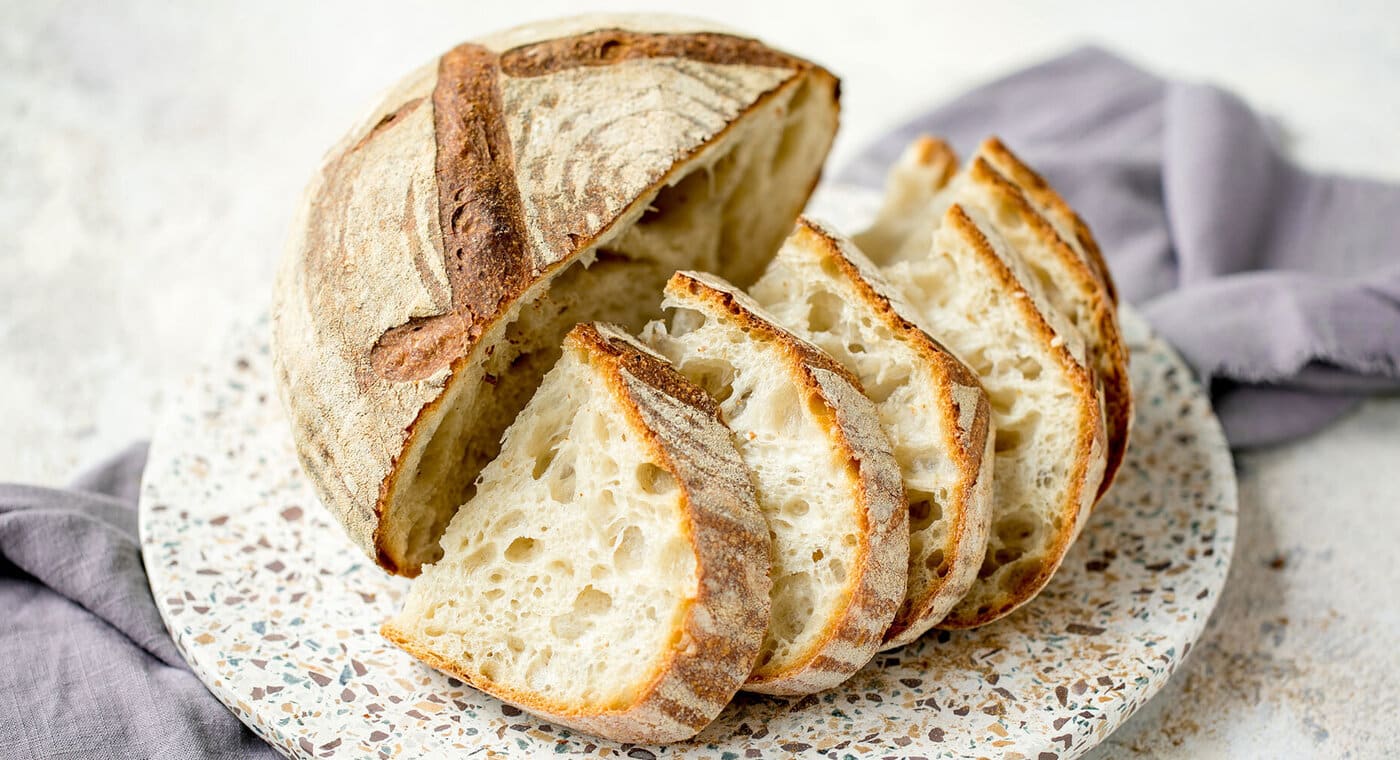 /medias/191773-hero-besttools-sourdough-100-retouched-1994x1000.jpg?context=bWFzdGVyfHJvb3R8NDI0NjI0fGltYWdlL2pwZWd8YUdabUwyZ3hOQzh4TmpBMk1ESTFOVEkzTWprNU1DOHhPVEUzTnpOZmFHVnliMTlpWlhOMGRHOXZiSE5mYzI5MWNtUnZkV2RvTFRFd01GOXlaWFJ2ZFdOb1pXUmZNVGs1TkhneE1EQXdMbXB3Wnd8YmJjYjkxYTNmYWVhM2E4Y2ZlMzY3M2ZlYmNlMGU2YThlYzAzM2Q2NGQ0MmIyN2E1NmE0YmNlNDczM2EzZTFjMQ