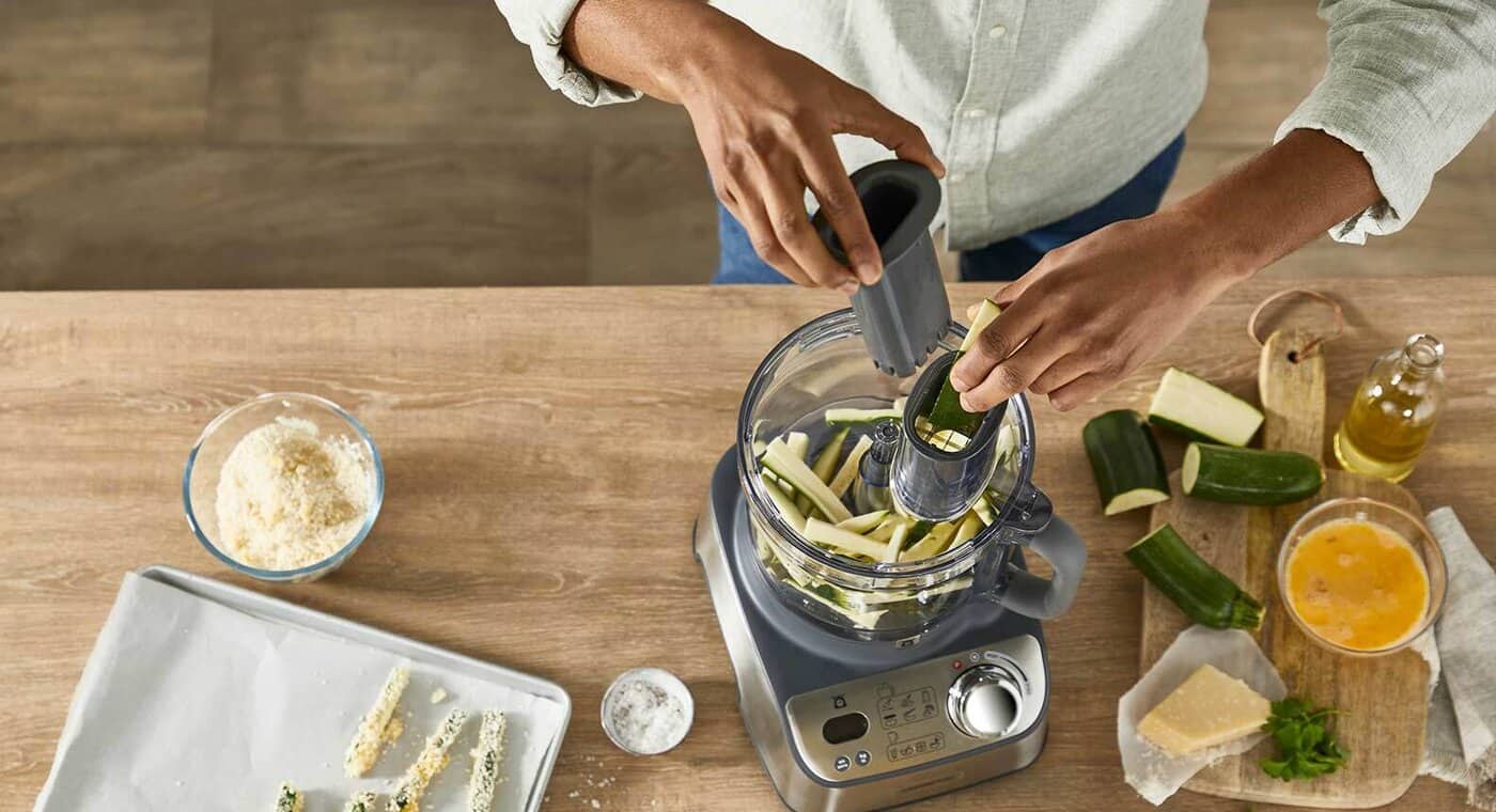 FDM71_MULTIPRO_1584x1200EXPRESS_WEIGH+_MAKING_COURGETTE_FRIES.jpg