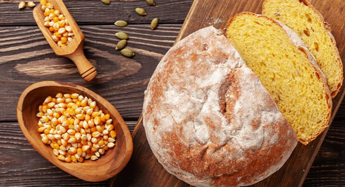 Domowy chleb kukurydziany bezglutenowy - zdjęcie.