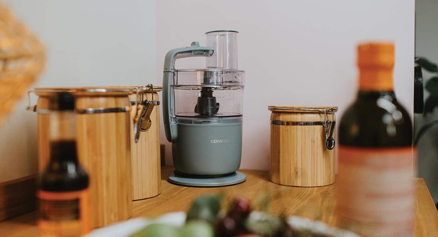 /medias/MultiPro-Go-Lifestyle-on-worktop-DSC-6320-RT-1994x1000.jpg?context=bWFzdGVyfHJvb3R8MTM4NTcxfGltYWdlL2pwZWd8YUdKbEwyZzBPUzgwTkRrME9UTTFPVFF5TnpZeE5DOU5kV3gwYVZCeWJ5MUhiMTlNYVdabGMzUjViR1ZmYjI0dGQyOXlhM1J2Y0Y5RVUwTmZOak15TUMxU1ZDMHhPVGswZURFd01EQXVhbkJufGRlNDc2MTE1NGU1ODQ5ODM1OGE0ZjlmMDg2NmRhM2QzNDFhMjE2NzQzYWQ4MGEzYTk2M2U1NjI1ODMyMThhNDc