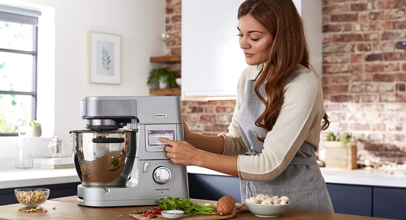 /medias/kenwood-jak-przemycic-warzywa-tytulowa-997x500.png?context=bWFzdGVyfGltYWdlc3w2MDQ1OTJ8aW1hZ2UvcG5nfGFHWmhMMmd6TUM4MU1EazRPRFl6TnpVNE5UUXpPQzlyWlc1M2IyOWtMV3BoYXkxd2NucGxiWGxqYVdNdGQyRnllbmwzWVMxMGVYUjFiRzkzWVMwNU9UZDROVEF3TG5CdVp3fDI5MTNmZjQwODRhZmE0Y2I0YWQxYmIxYjk0ZWQ5M2IzMjc5ZjJkYjk2MTUwNTZhNTVlOWU4ZGE3ZTcyNGFjZjE