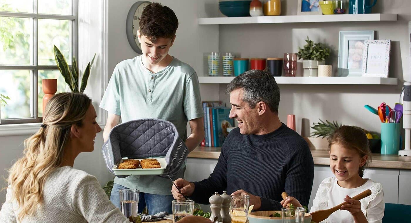 /medias/1994x1000Triblade-XL-Pur-e-and-Masher-Fishcakes-558.jpg?context=bWFzdGVyfHJvb3R8MTk3MzE4fGltYWdlL2pwZWd8YURGa0wyZzVZeTh4TlRNNU5EUTRPRFU0TWpFM05DOHhPVGswZURFd01EQlVjbWxpYkdGa1pTMVlURjlRZFhMRHFXVXRZVzVrTFUxaGMyaGxjbDlHYVhOb1kyRnJaWE5mTlRVNExtcHdad3xhMGUwZGI1NWQzMzRlNzRmYWJhZTk1MDIxYmZmYTI0NTVhZjZkZWQxNGE4MzZkODQ4YmViZTI2NTg2ZGQxOGRi