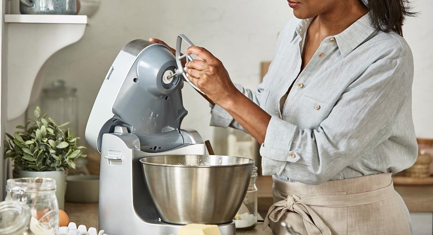 /medias/1994x1000CUPCAKES-15210KENWOOD-021.jpg?context=bWFzdGVyfHJvb3R8MjI1NTk2fGltYWdlL2pwZWd8YURRMUwyZ3lOUzh5T0RVeU9URXhNRGswTVRjeU5pOHhPVGswZURFd01EQkRWVkJEUVV0RlUxOHhOVEl4TUV0RlRsZFBUMFJmTURJeExtcHdad3wwMGM0OWQ4YWVkYWEyNjkzMTJiNjMzMWE1MDExNjczMjczNGQ4MjVhOGEwNjk3Y2RjMmFhOTY4OGMxNTBmMmQy