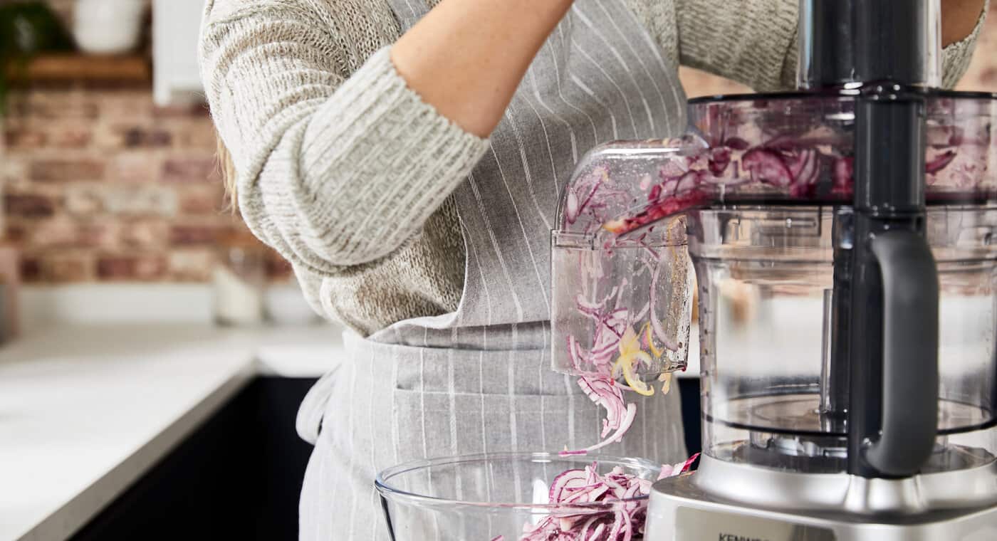 /medias/8-Recipe-Food-Processor-Image-1.jpg?context=bWFzdGVyfHJvb3R8NDAxMjc4NHxpbWFnZS9qcGVnfGFHWmtMMmhoTnk4eE1UUTRORE16TVRBME9EazVNQzg0SUZKbFkybHdaU0JHYjI5a0lGQnliMk5sYzNOdmNpQkpiV0ZuWlNBeExtcHdad3wxNGM0NjkwNDE1MDVjYjc5YmVlYzBkOTRkMmU0NGQ1MWVjNWU3NmZjY2I4NzY3MzA4NjBmMDEwZjNiZjk2OGQy