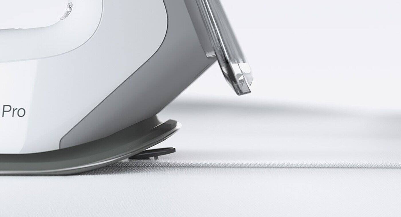 en_ADP-ImgB_braun_garment-care-the-perfect-ironing-job-01-backglide-soleplate_SM.png