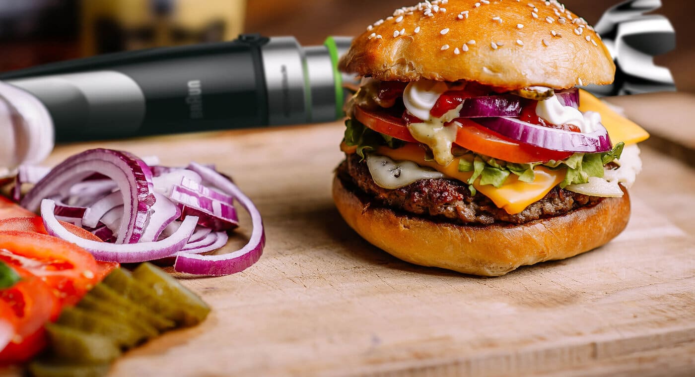 Pyszny burger z domowym sosem