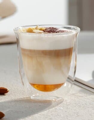 Medovo-mandlový Flat White