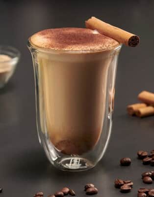 Káva s příchutí jablečného závinu