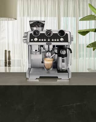 Manual Espresso Machines with built-in grinder