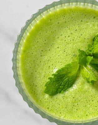 Mocarny, zielony sok