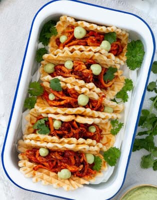 Vegan pulled paddenstoelen wafel tacos