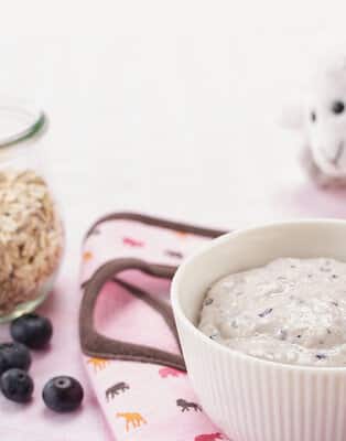 Oat milk purée with blueberries