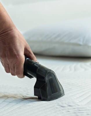 Come disinfettare il materasso con il ferro da stiro