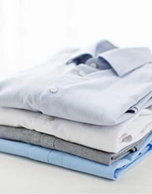 Chciałbyś od razu zakładać ubrania na siebie bez potrzeby prasowania? Wystarczy, że nauczysz się kilku prostych trików.