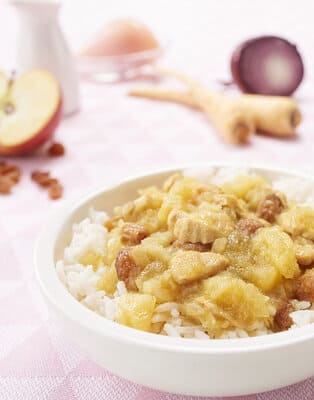 Mild chicken curry with rice