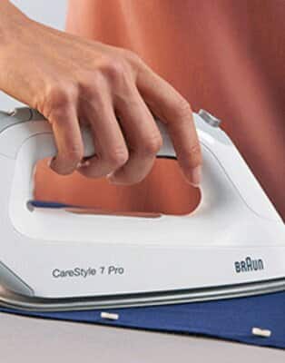 Dbając o kondycję swojej garderoby i domowych tekstyliów, pamiętaj o sprawdzaniu metek, zawierających wskazówki do ich czyszczenia i prasowania.