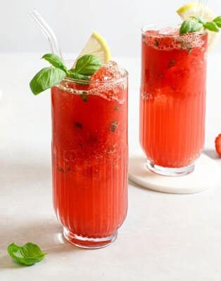 Strawberry, basil and lemon ice crush