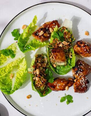 Poulet teriyaki et sa salade de riz croustillant