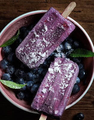 Summer berry yoghurt lollies