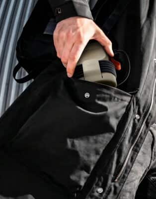 Passt in jede Tasche.  Begleitet dich überall hin.