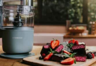 Baton jagodowo-kokosowy bez pieczenia