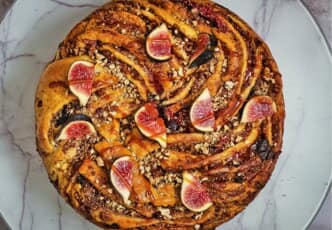 Babka au caramel, noix de pécan et figues par @momolmp8