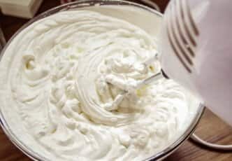 Crème chantilly au lait concentré