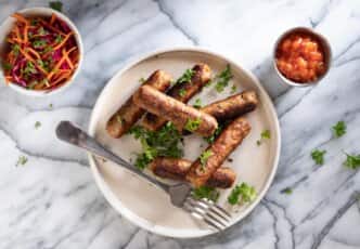 Saucisses maison au poivre et aux herbes