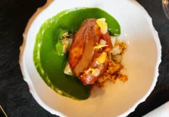 Quenelles de brochet au navet daïkon et pommes de terre, coulis de cresson et gel de citron