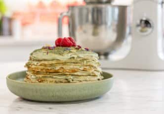 Millefeuille de crêpes au thé matcha
