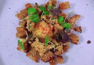 Jaune d'oeuf et poêlée de champignons