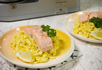 Saumon vapeur et pâtes fraiches crème curry