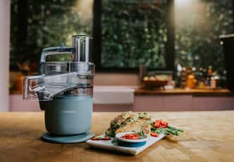 Beignets de courgettes healthy avec dip aux poivrons rouges