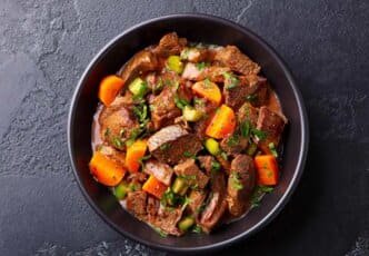 Paleron de bœuf à la sauce tomate