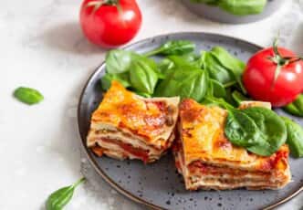 Lasagne à la chair à saucisse et tomates