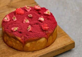 Babka aux pralines roses