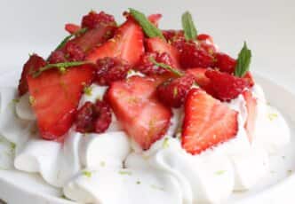 Pavlova by @lesyeuxgrognons