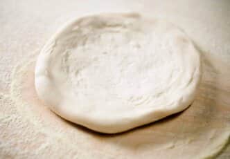 Pâte à pizza à la semoule de blé fine