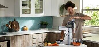 /medias/CONTINUOUS-SLICER-GRATER-AT340.jpg?context=bWFzdGVyfHJvb3R8MzI1MDgyfGltYWdlL2pwZWd8YURCbEwyZzVNUzgwTnpjMU5EQTNPRFk0TXpFMk5pOURUMDVVU1U1VlQxVlRYMU5NU1VORlVsOUhVa0ZVUlZKZlFWUXpOREF1YW5Cbnw4NWE2MjIzNDczZmFhY2U2ZjI2OGRmZGI5OWIzOTdiNzMxMTQxNGZiN2VlNWFiZDczNDdmOWVhZjcwNGYyM2Ey