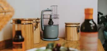 /medias/MultiPro-Go-Lifestyle-on-worktop-DSC-6320-RT-1994x1000.jpg?context=bWFzdGVyfHJvb3R8MTM4NTcxfGltYWdlL2pwZWd8YUdKbEwyZzBPUzgwTkRrME9UTTFPVFF5TnpZeE5DOU5kV3gwYVZCeWJ5MUhiMTlNYVdabGMzUjViR1ZmYjI0dGQyOXlhM1J2Y0Y5RVUwTmZOak15TUMxU1ZDMHhPVGswZURFd01EQXVhbkJufGRlNDc2MTE1NGU1ODQ5ODM1OGE0ZjlmMDg2NmRhM2QzNDFhMjE2NzQzYWQ4MGEzYTk2M2U1NjI1ODMyMThhNDc