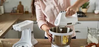 Guide to Hand Mixer Stand Mixer Image 3.jpg