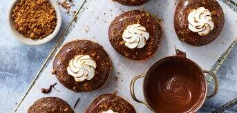 CHOCOLATE_MERINGUE_DOUGHNUT_KENWOOD16950_807.jpg