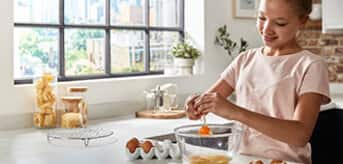 KW Article_Top tips for baking with kids_5.jpg