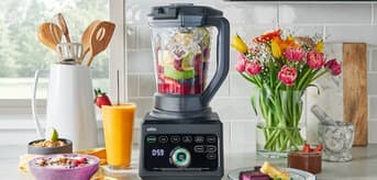 Braun PowerBlend 9X Hand blender in use
