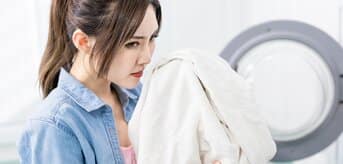 Brzydki zapach ubrań po praniu