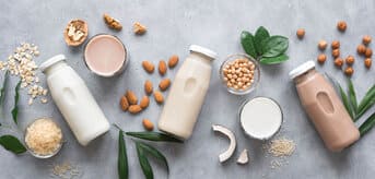 Mleka roślinne: ryżowe, z orzechów włoskich, migdałowe, sojowe, kokosowe i z orzechów laskowych