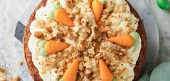 Ozdobione ciastko marchwiowe - tytułowa.