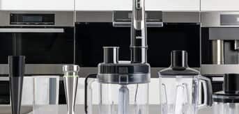 Blender Braun MultiQuick 9 na blacie w kuchni - zdjęcie.