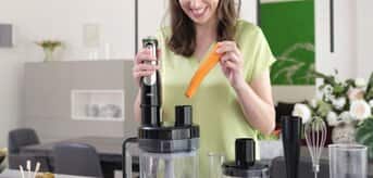 kobieta z blenderem Braun MultiQuick 9
