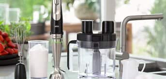 Blender Braun Multiquick 9 z przystawkami na blacie kuchennym - zdjęcie.